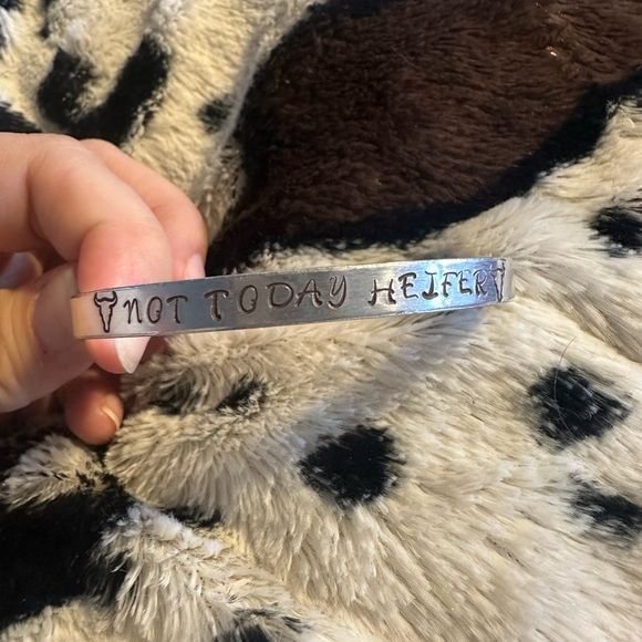 Custom engraved wester bracelet - Picture 3 of 5